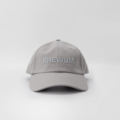 Cap light grey, logo embroidered silver